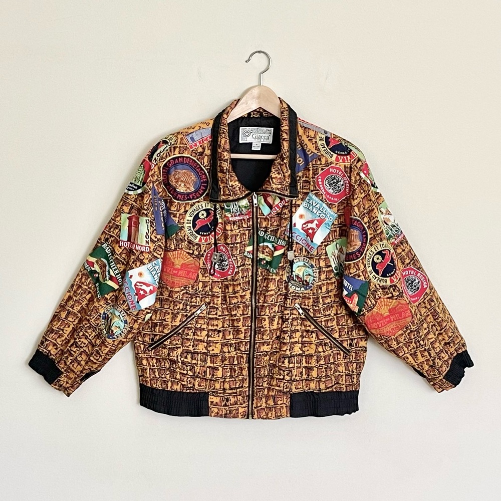 Vintage 90s Giacca Sport Travel Luggage Print Zip Up Bomber Jacket Women’s M